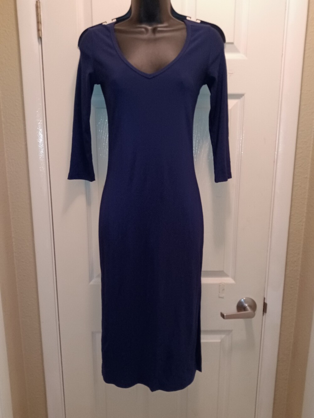 Necessary Objects Navy V-Neck Midi Dress with Three-Quarter Sleeves